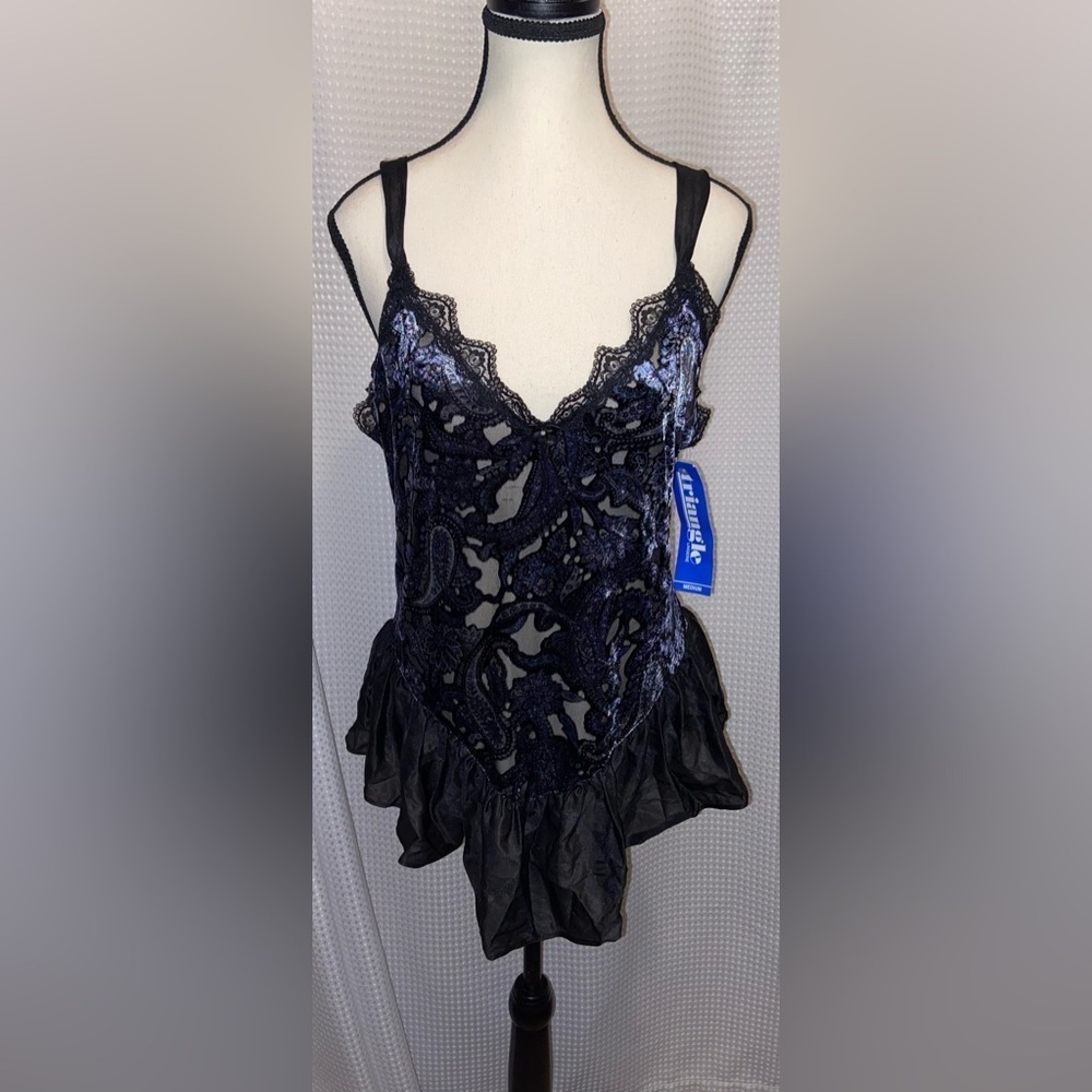 TRIANGLE Lingerie semi sheer black night‎ gown size medium